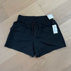 NWT Old Navy active shorts